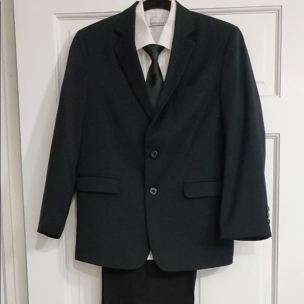 Van Heusen Suit Set